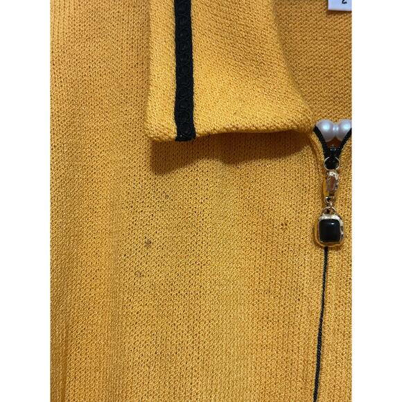 St.John Collection Women's Size 2 Yellow Jacket Santana Knit Blazer TINY FLAW - Picture 5 of 12